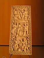 Ivoire sculpte, 2 evangelistes, la guerison du paralytique, le Christ et la Samaritaine (France, v870-880)